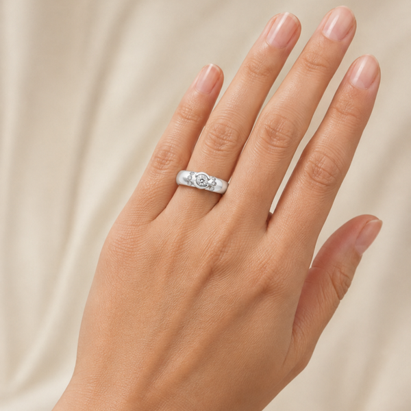 ANILLO DIAMANTE CENTRAL CON ORBITA