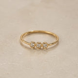 Anel trio chaton com diamantes