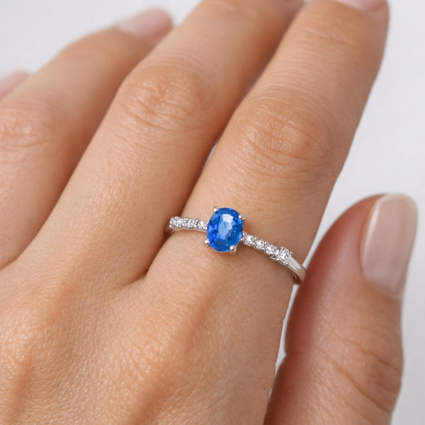 EMERALD AND DIAMOND RING MACIE