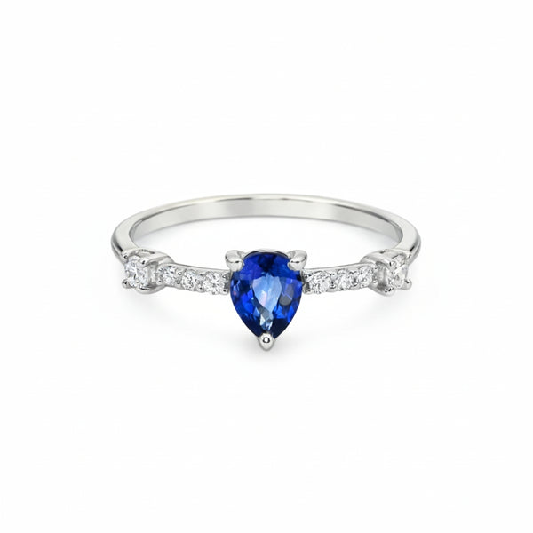 EMERALD AND DIAMOND RING MACIE