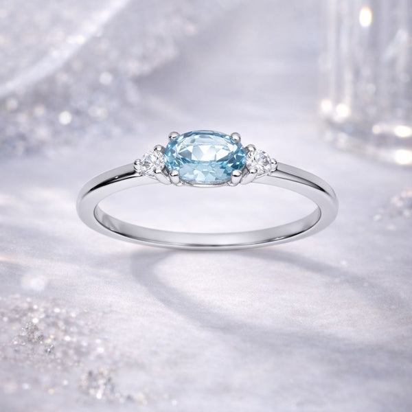 ANEL DE ÁGUA-MARINHA E DIAMANTES DAFNA