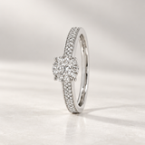 ANILLO ROSETON DE DIAMANTES CON PAVE
