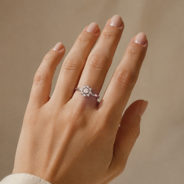 WAVY FLOWER DIAMOND RING