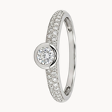 ANILLO DIAMANTE EN BISEL CON PAVE