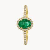 ANILLO ESMERALDA OVAL CON ORLA DE DIAMANTES