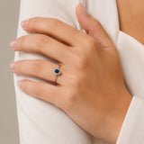 ANILLO ROSETON OVAL ZAFIRO Y DIAMANTES CON ENGASTE ILUSION