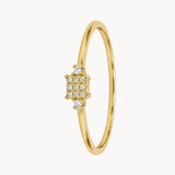 ANILLO CUADRADO CON DIAMANTES ENGASTADOS EN PAVE