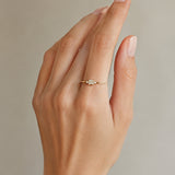 ANILLO CUADRADO CON DIAMANTES ENGASTADOS EN PAVE