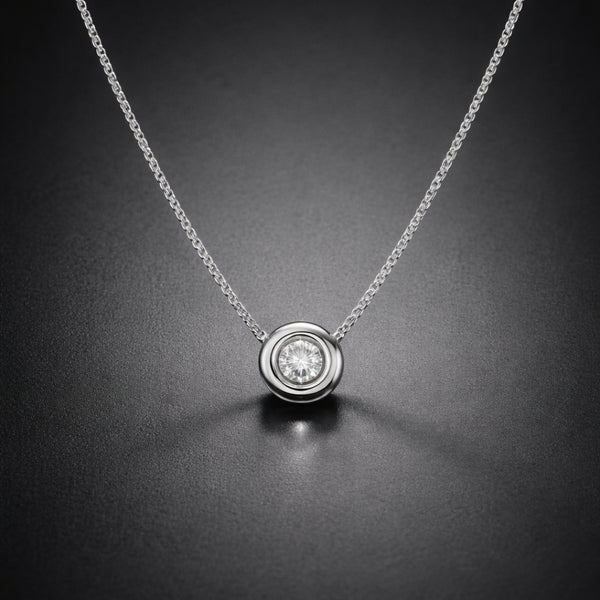 COLGANTE DIAMANTE CHATON 0.050 QUILATES PUNTO DE LUZ