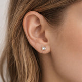 PENDIENTES CON DIAMANTE GARRAS 0.60 QUILATES PUNTO DE LUZ CERTIFICADO IGI