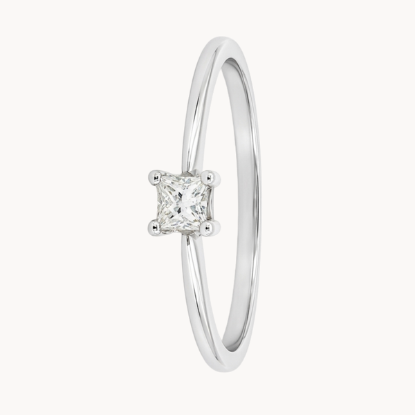 ANILLO CON DIAMANTE PRINCESA EN GARRAS