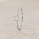 ANILLO CON DIAMANTE PRINCESA EN GARRAS