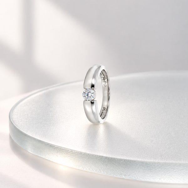 ANEL SOLITÁRIO DE DIAMANTE EM TENSÃO