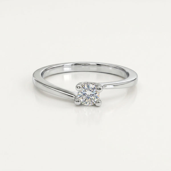 ANILLO SOLITARIO DIAMANTE 0.25 QUILATES CUATRO GARRAS BANDA EN DIAGONAL