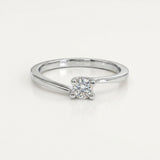 ANILLO SOLITARIO DIAMANTE 0.25 QUILATES CUATRO GARRAS BANDA EN DIAGONAL