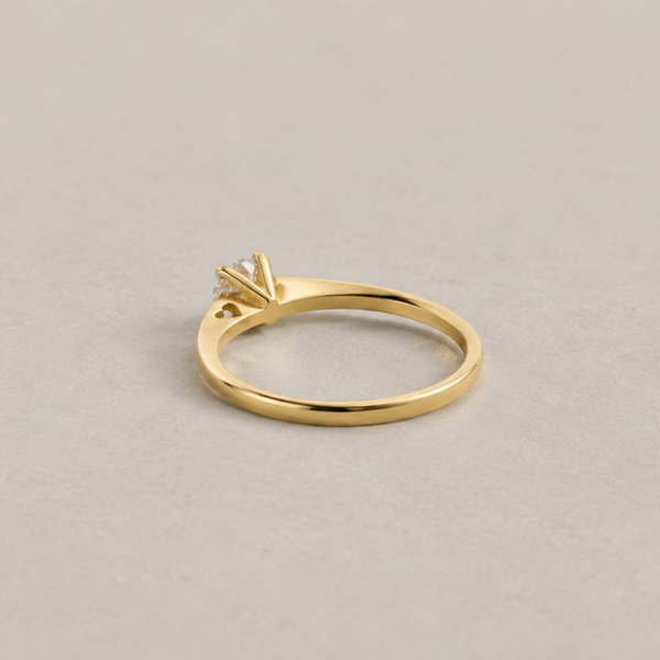 ANEL SOLITÁRIO COM DIAMANTE DE 0.27 QUILATES