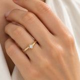 ANILLO SOLITARIO ENGASTE CUADRADO DIAMANTE 0.16 QUILATES
