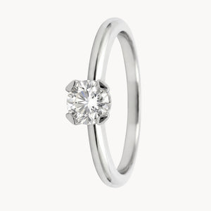 ANEL SOLITÁRIO DE DIAMANTE DE 0,55 QUILATES, COM GARRAS ARREDONDADAS, CERTIFICADO GIA