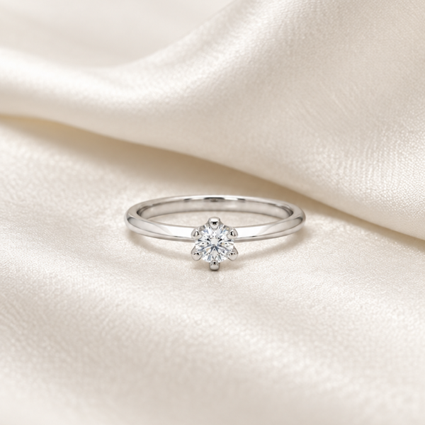 SOLITAIRE RING WITH SIX PRONGS