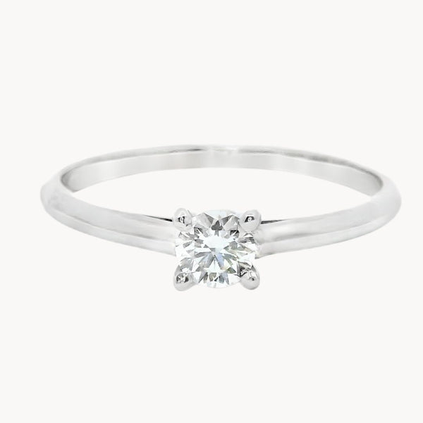 ANILLO SOLITARIO CUATRO GARRAS CON DIAMANTE 0.20 QUILATES GERTIE