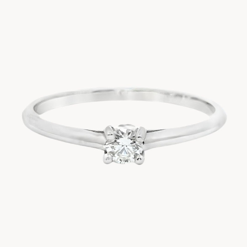ANILLO SOLITARIO CUATRO GARRAS CON DIAMANTE 0.12 QUILATES GERTIE