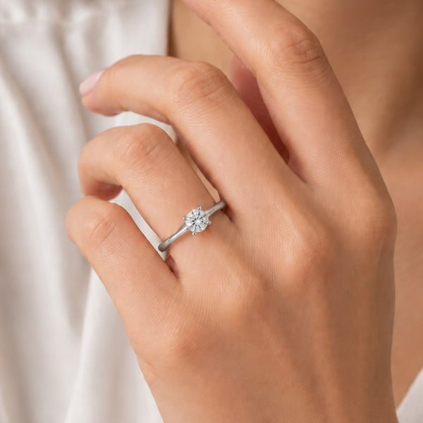 ANILLO SOLITARIO BANDA AFILADA DIAMANTE CREADO 0.75 QUILATES CERTIFICADO IGI