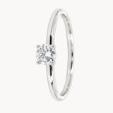 ANILLO SOLITARIO CLASICO CON DIAMANTE ELEVADO 0.23 QUILATES