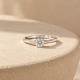 ANILLO SOLITARIO HENDIDURAS ABIERTAS CON DIAMANTE 0.23 QUILATES