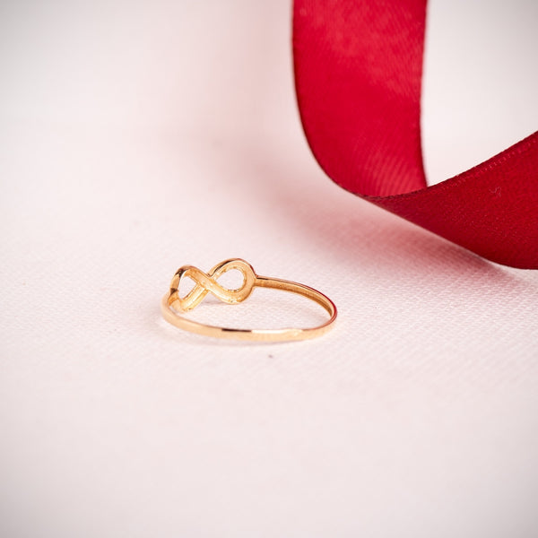 INFINITE RING WITH A POLISHED FINISH