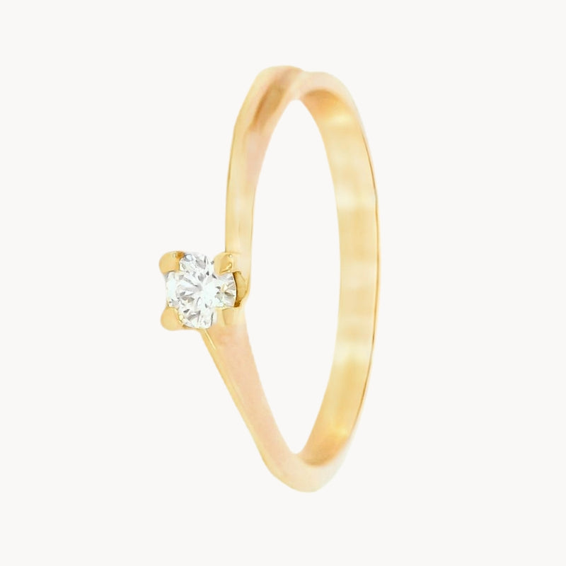 ANILLO SOLITARIO CUATRO GARRAS CON DIAMANTE 0.10 QUILATES LIDA