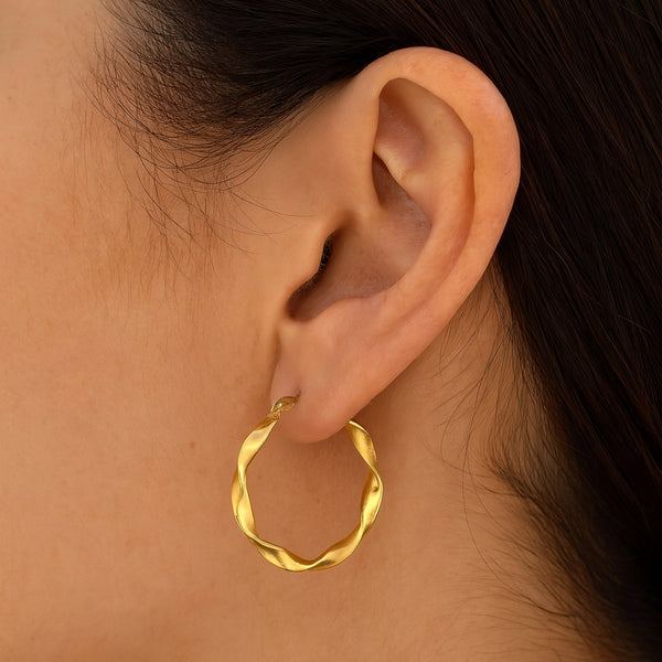 PENDIENTES AROS FORMA TRENZADA EFECTO RIZADO 24MM