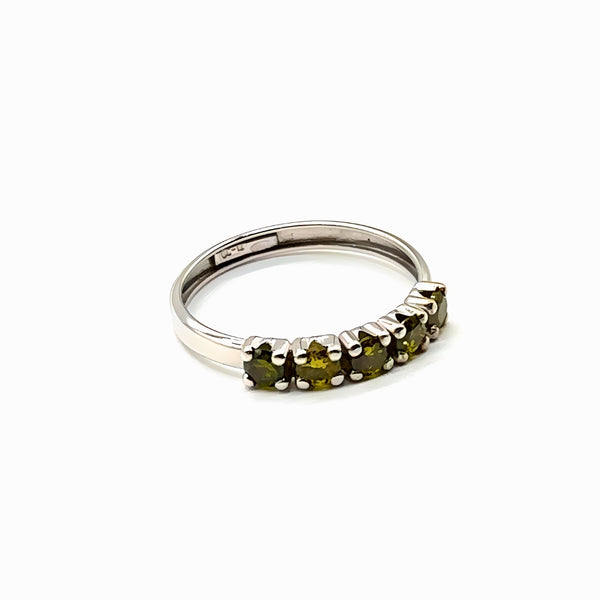 RING WITH CITRINE IN CLAWS