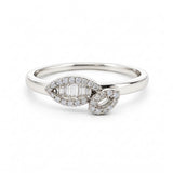 ANEL EM FORMA DE FOLHAS COM DIAMANTES BRILHANTES E BAGUETTE