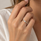 ANILLO SOLITARIO DOBLE BANDA BICOLOR CON DIAMANTE 0.11 QUILATES