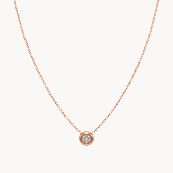 COLGANTE DIAMANTE CHATON 0.10 QUILATES PUNTO DE LUZ