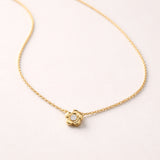 COLGANTE FLOR CON DIAMANTE CAELIE