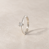 ANILLO SOLITARIO PRINCESA EN GARRAS