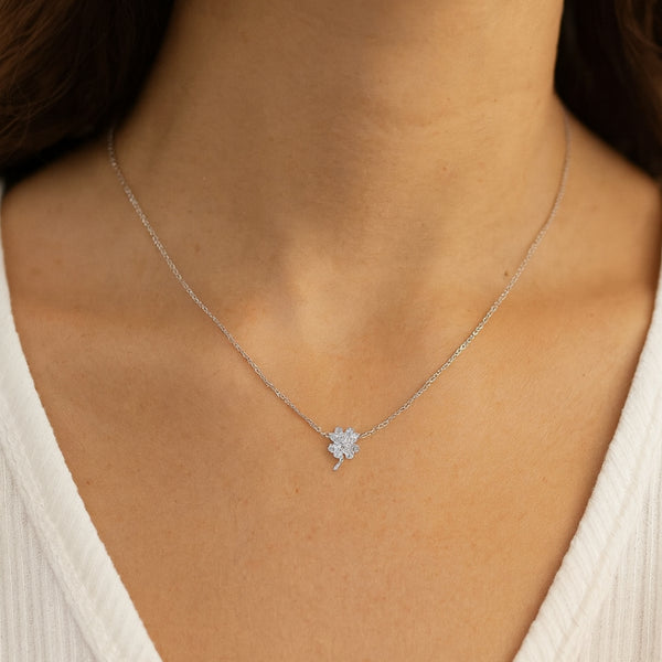 COLGANTE TREBOL Y DIAMANTES JAYDEN