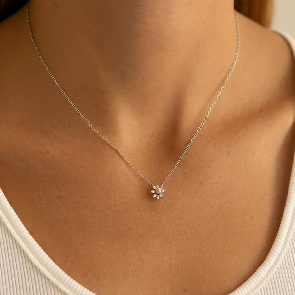 COLGANTE MARGARITA CON DIAMANTES MIDORI