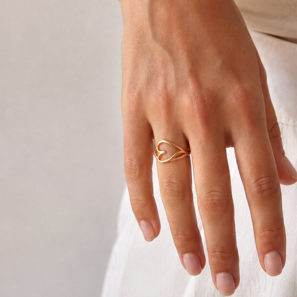 Wavy Heart Silhouette Ring