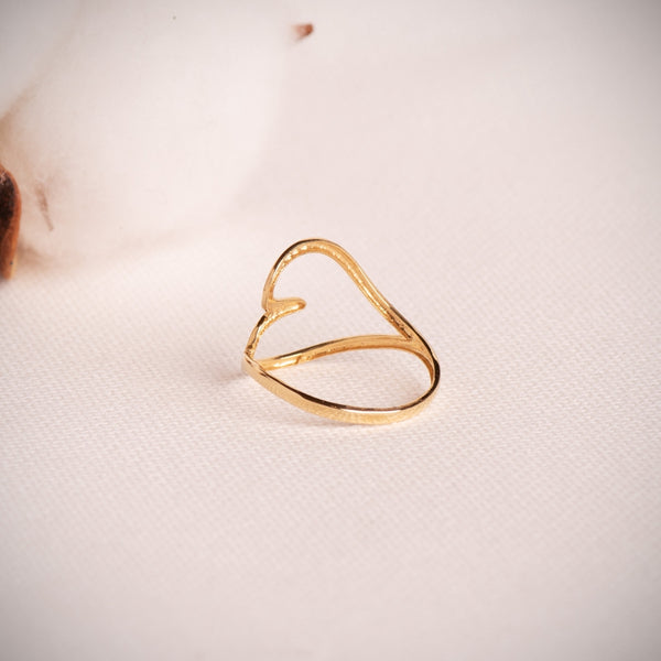 Wavy Heart Silhouette Ring