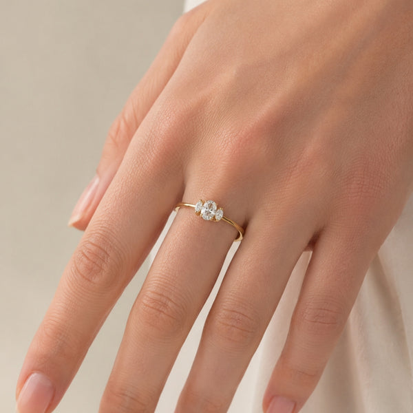 ANILLO CON DIAMANTES CREADOS MARQUISE