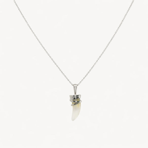 TOOTH PENDANT WITH MOTHER-OF-PEARL TABEA