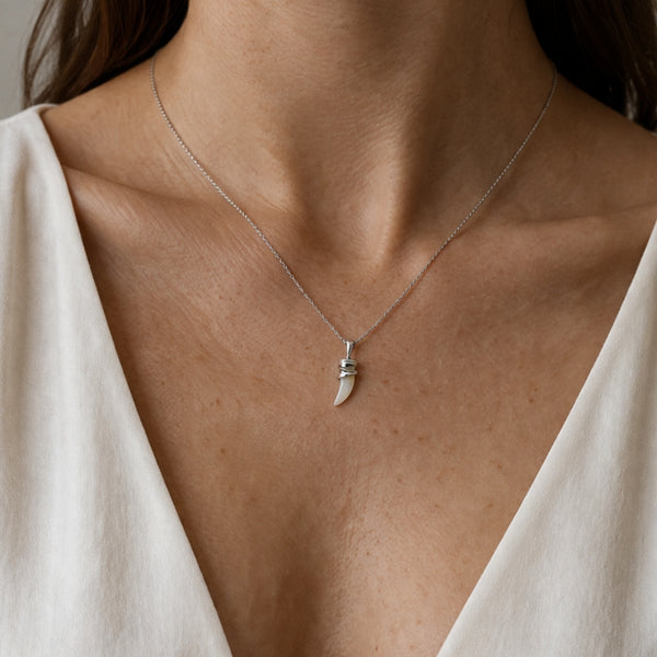 TOOTH PENDANT WITH MOTHER-OF-PEARL TABEA