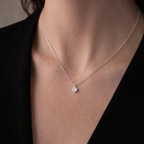 PENDENTIF AVEC DIAMANT MONTURE GRIFFE LOSANGE 0,20 CARATS POINT DE LUMIÈRE