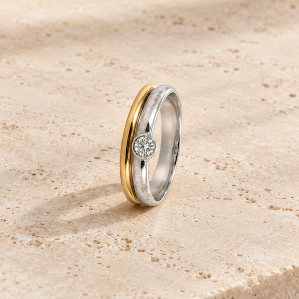 ANILLO BICOLOR CON DIAMANTE BRILLANTE