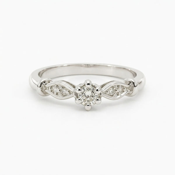 ANILLO SOLITARIO VINTAGE DIAMANTE Y DIAMANTES LATERALES