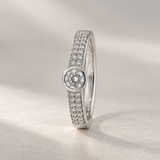 ANILLO DIAMANTE EN BISEL CON DOBLE PAVE