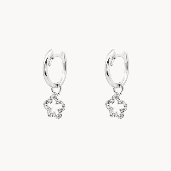 Brincos de argola com flor e diamantes