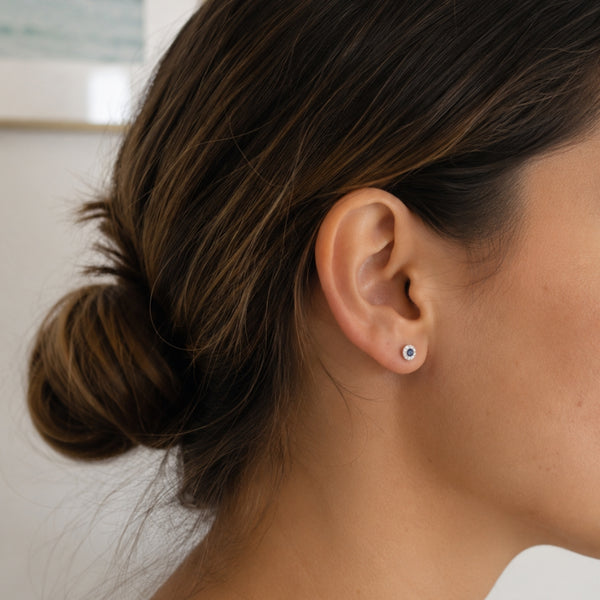 PENDIENTES ZAFIRO Y ORLA DE DIAMANTES